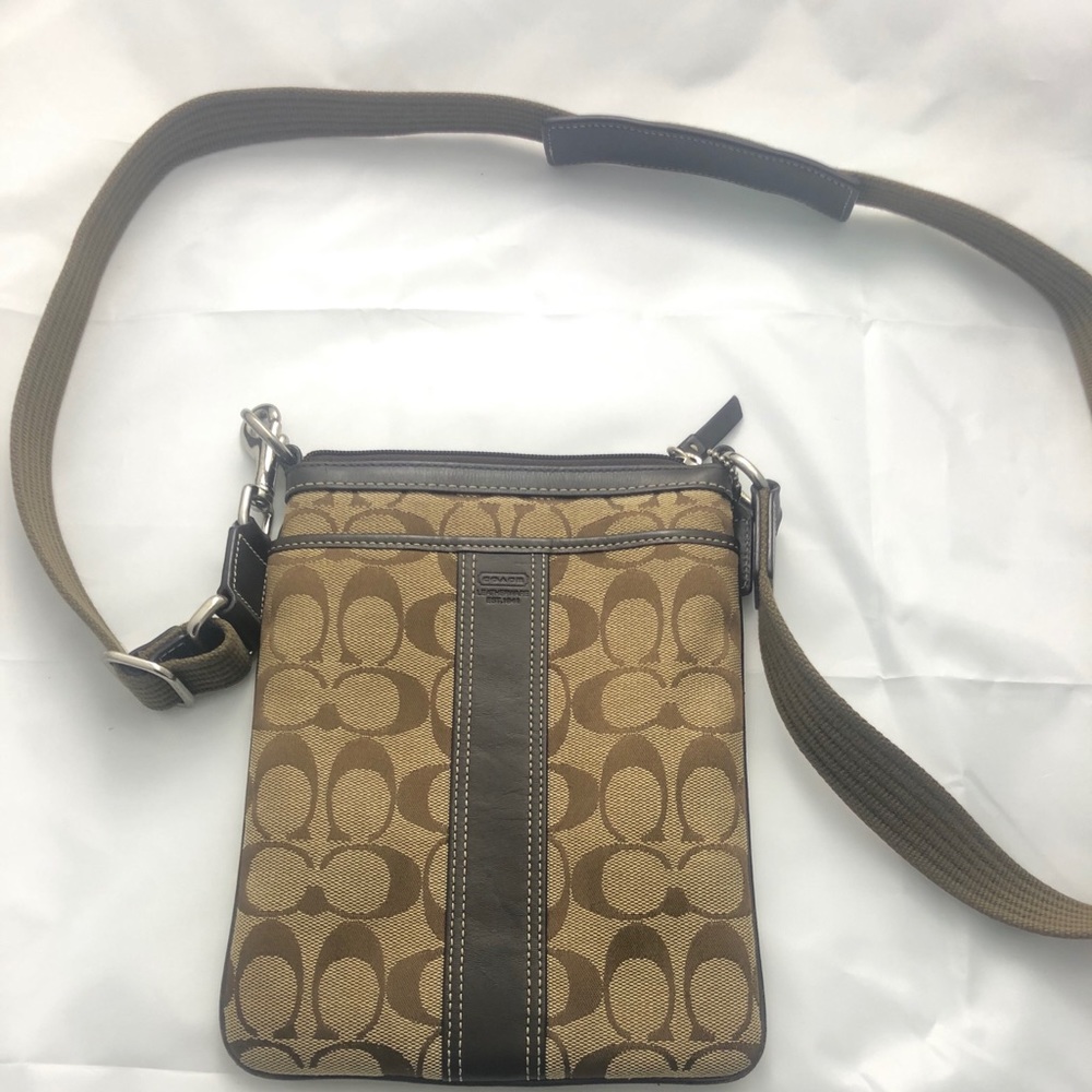 Coach Woman Purse Cross Body Handbag Monogram